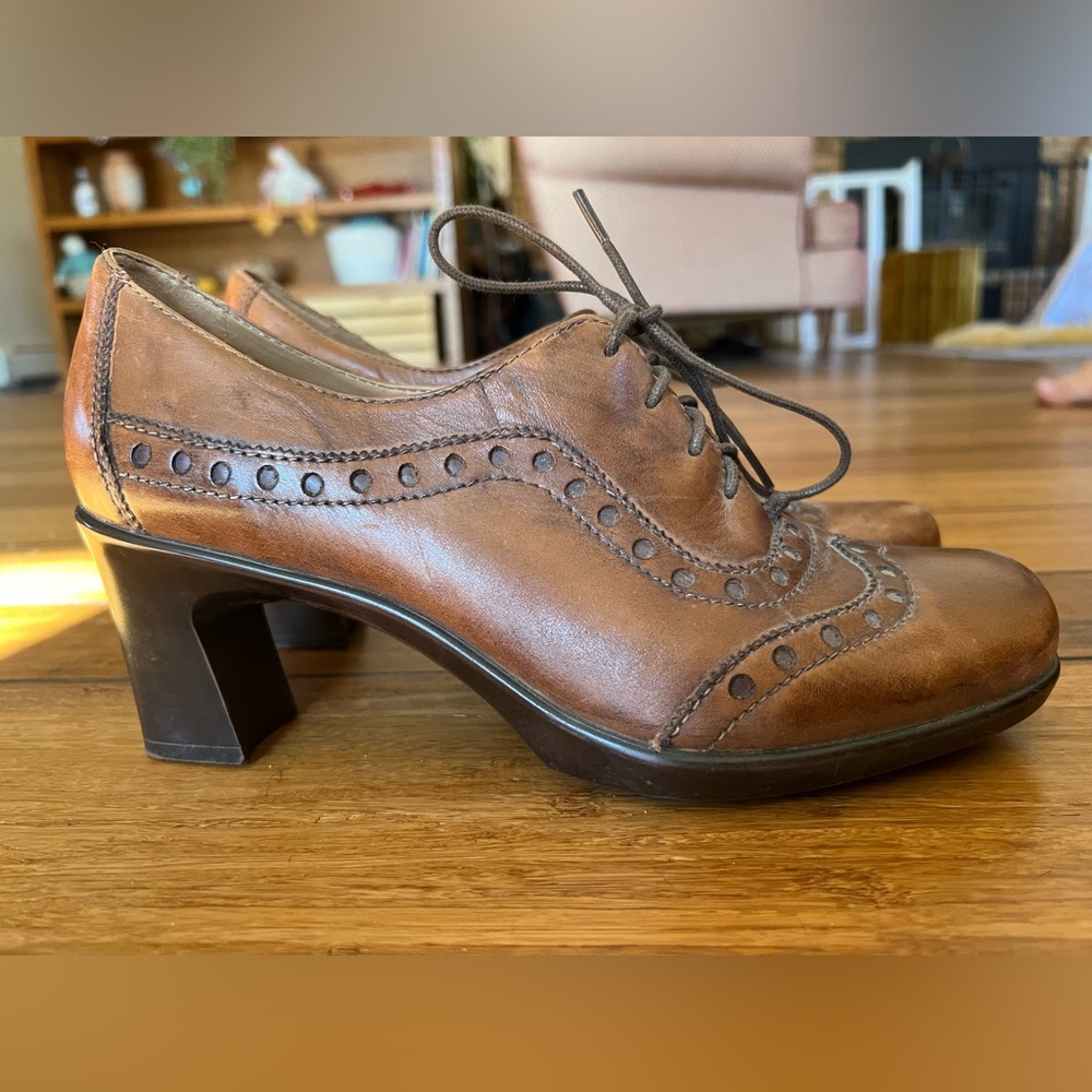 EARTH Brown Leather Wing Tip Heeled Oxfords Women's Lace Up Shoes 9B